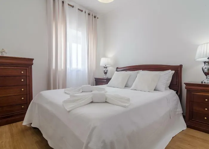 Oldtown 330ft Parking Ac Wifi אלבופיירה